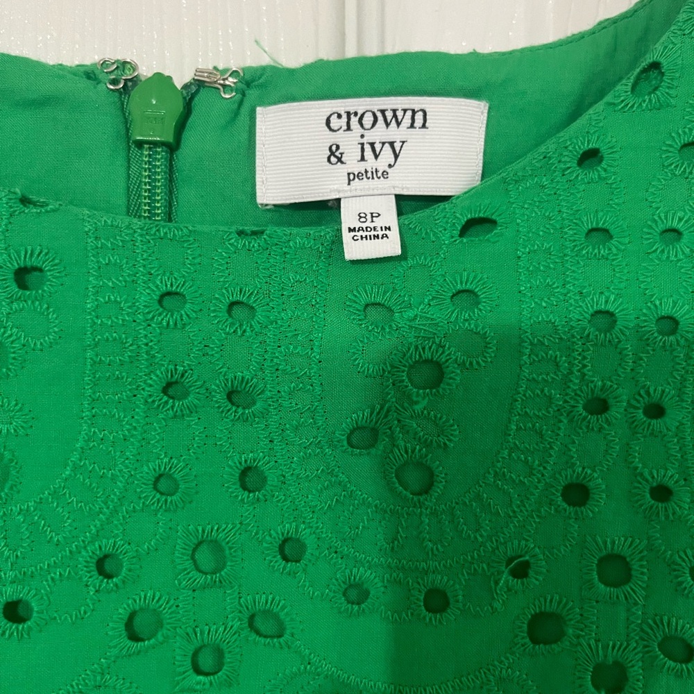 crown & ivy Green Eyelet Short Sleeve Dress - Picture 2 of 4